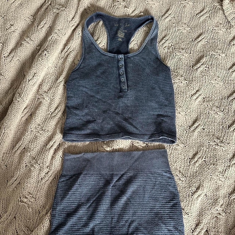 Blue Ribbed Tank Top and Shorts - Picture 3 of 4
